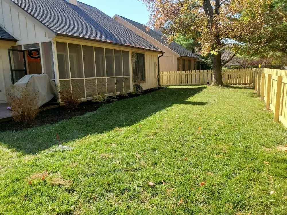Slide of De Los Santos Roofing and Construction