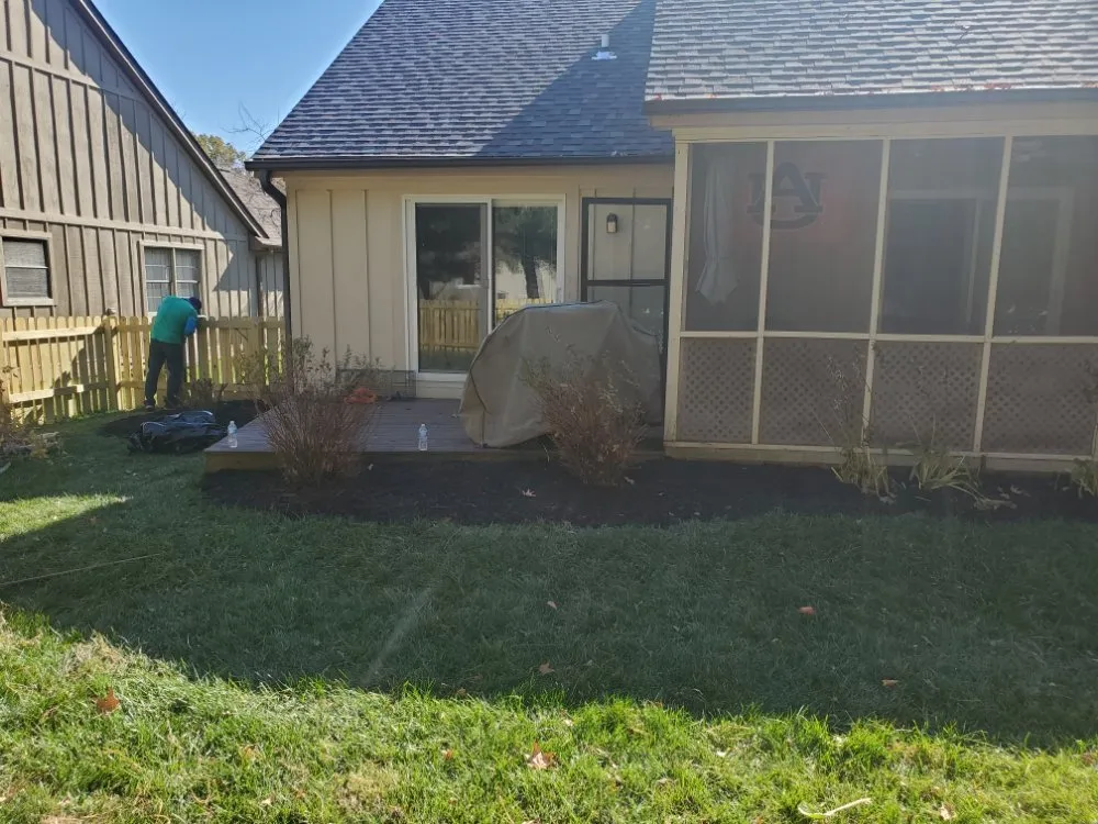 Slide of De Los Santos Roofing and Construction