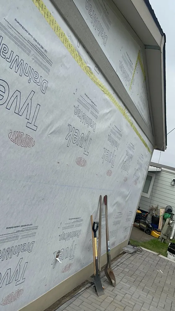 Slide of D&E Roofing & Construction