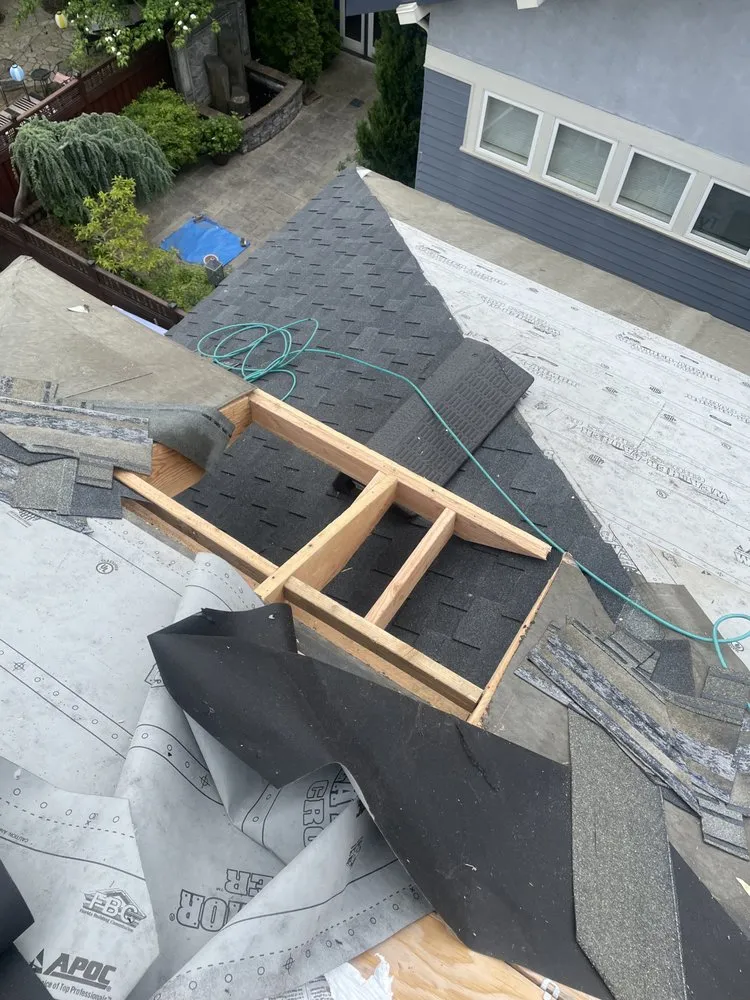 Slide of D&E Roofing & Construction