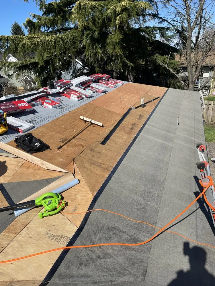 Slide of D&E Roofing & Construction