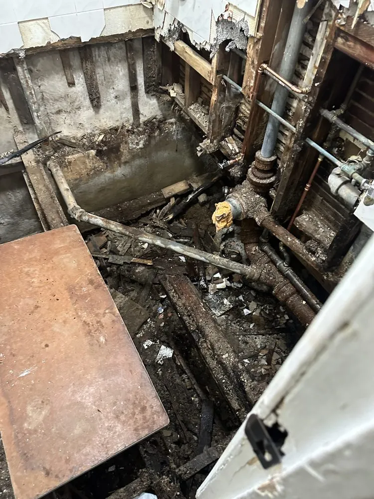 Slide of Deacan Contracting