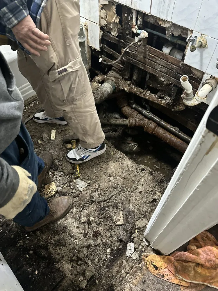 Slide of Deacan Contracting