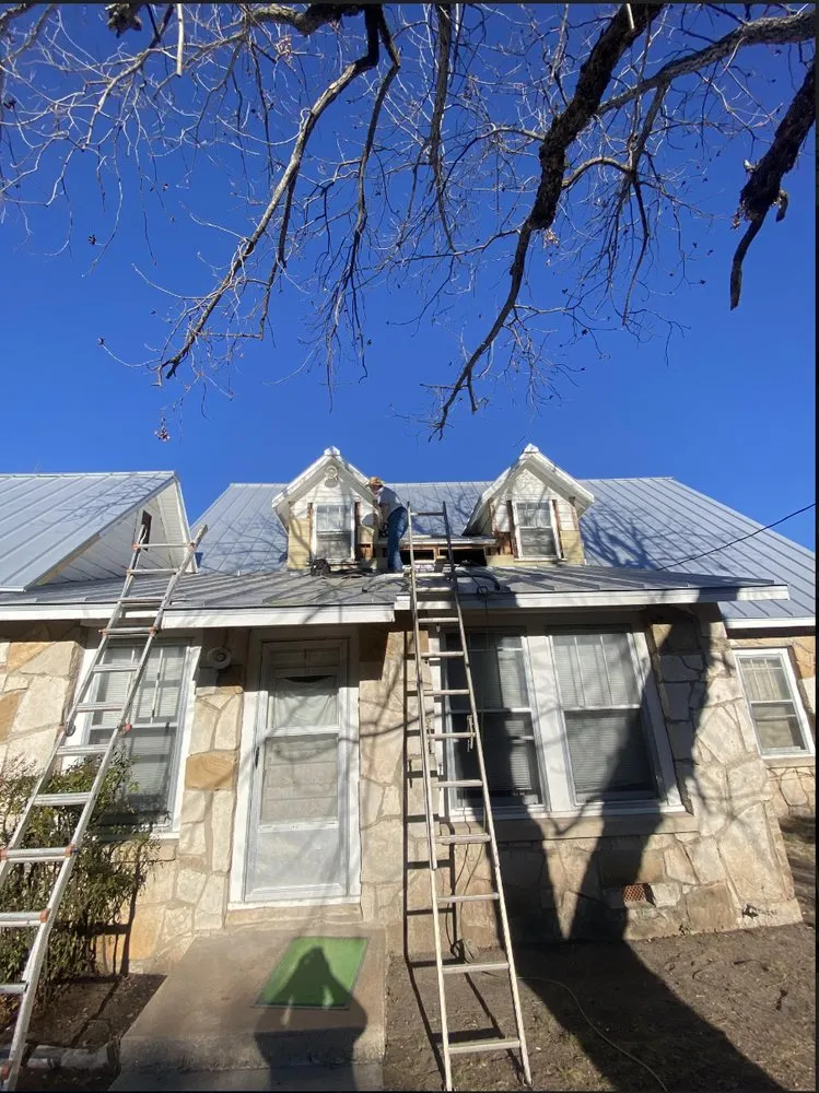 Slide of DeAlba Roofing & Construction