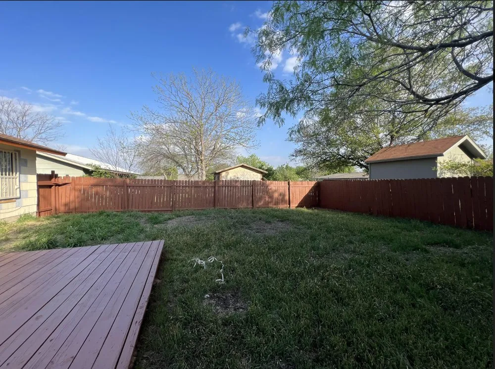 Slide of DeAlba Roofing & Construction