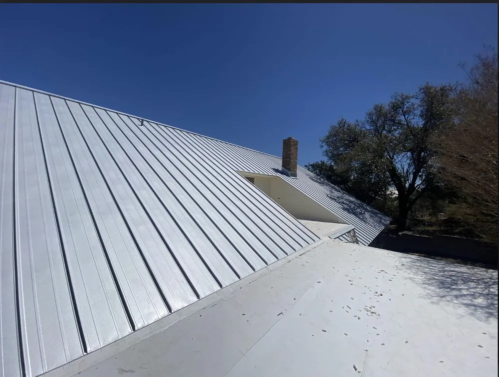 Slide of DeAlba Roofing & Construction