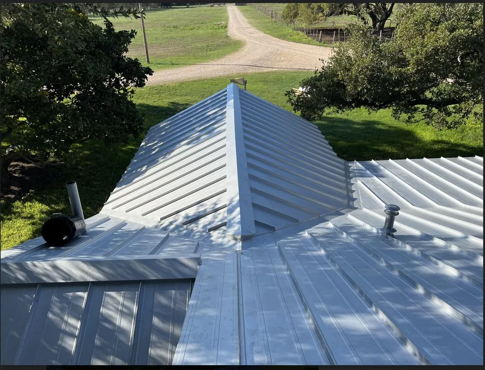 Slide of DeAlba Roofing & Construction