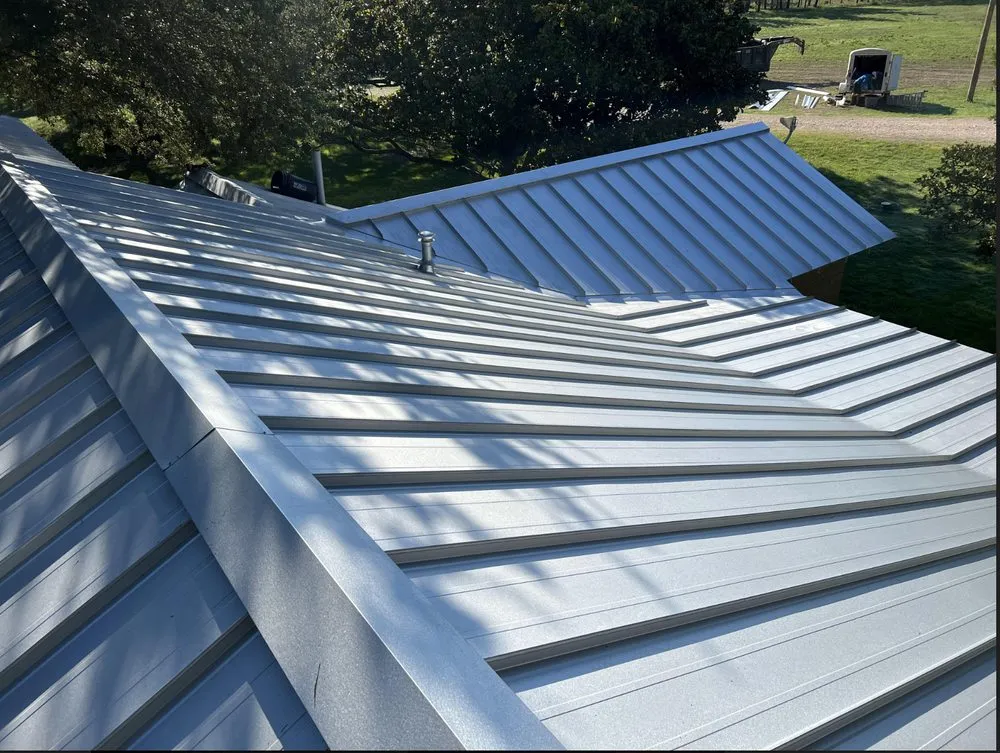 Slide of DeAlba Roofing & Construction