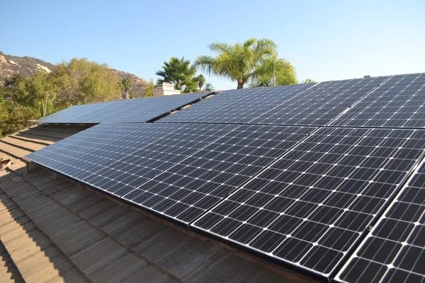 Dec Construction Pro 1 Solar Energy Logo