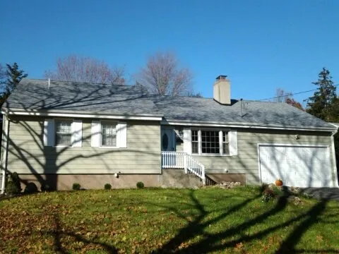 Slide of Dee's Roofing