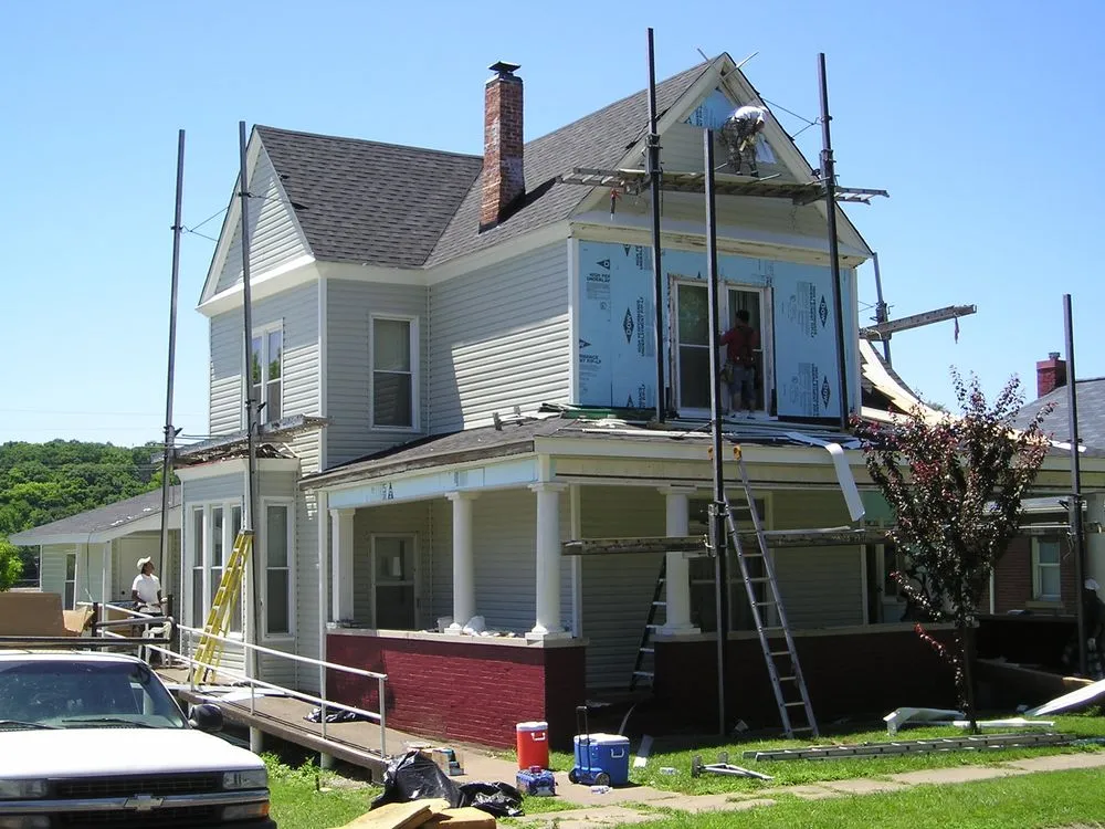 Slide of DeG Contracting