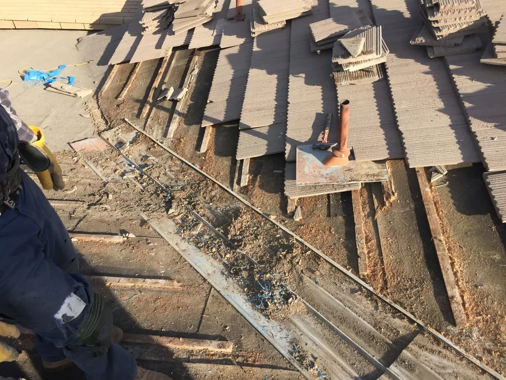 Slide of Dehart Roofing