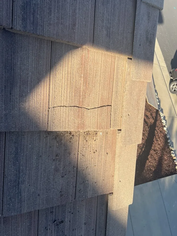 Slide of Del Rio's Roofing