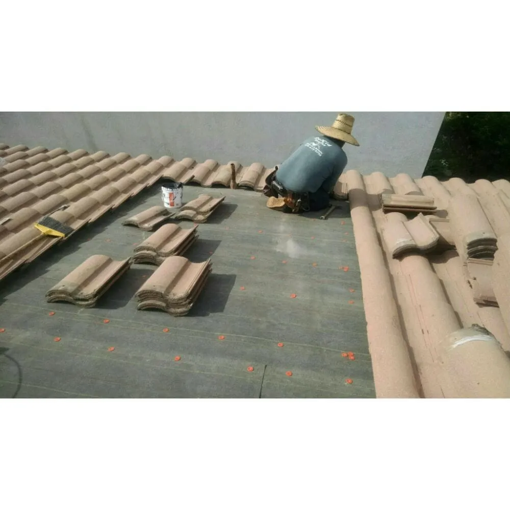 Slide of Delcid Roofing
