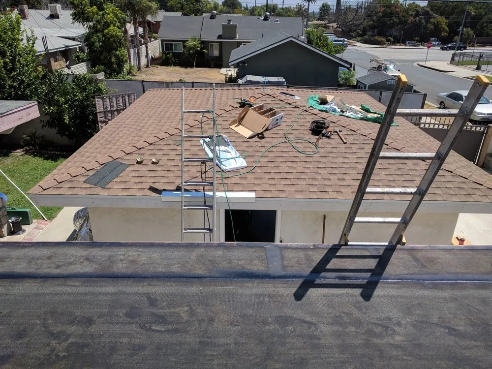 Slide of Delcid Roofing