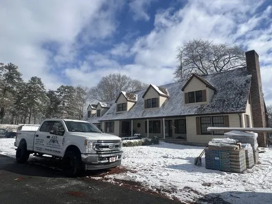 DeLeon Hardscapes & Constructions Logo