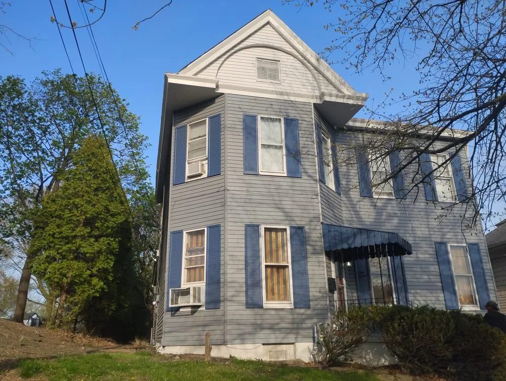 Slide of Delfine Bredniak construction