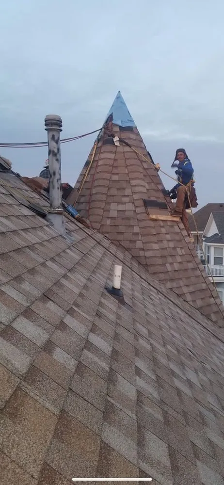 Slide of Delgado Construction