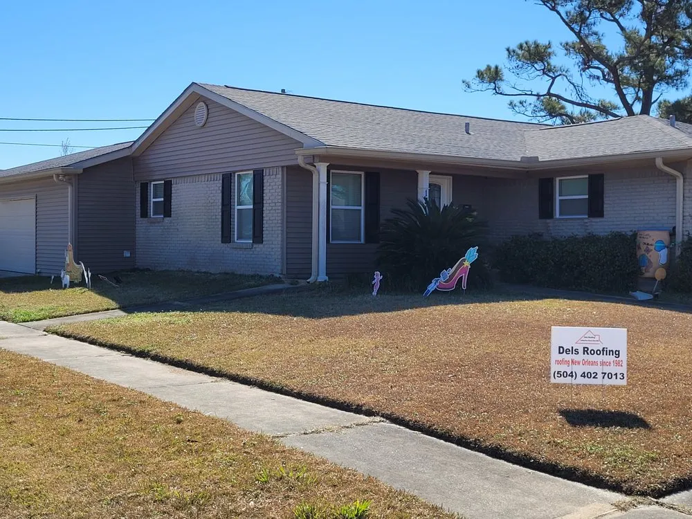 Slide of Del's & Son Roofing