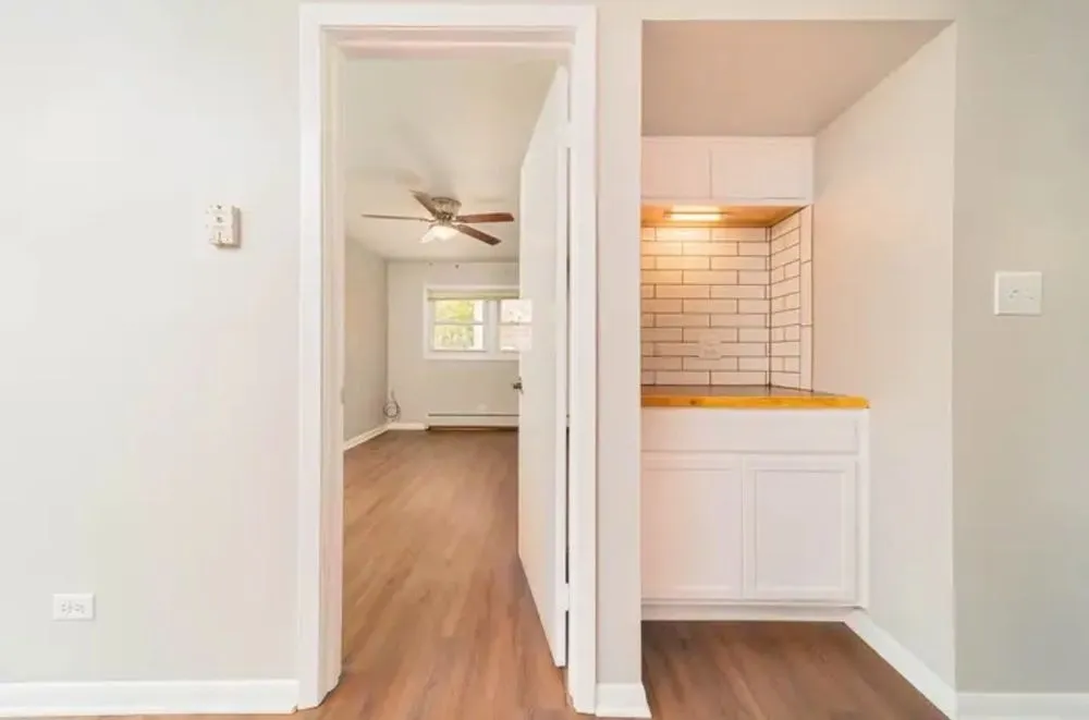 Slide of Delta Midwest Service