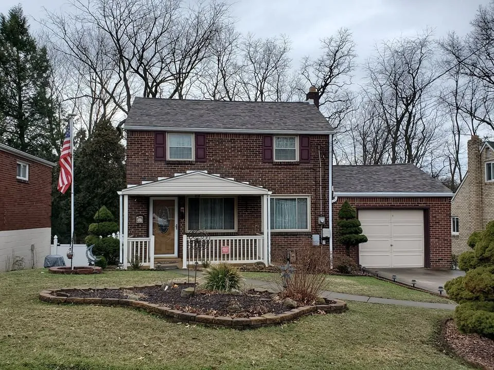 Licensed shingle roofing service in Pittsburg, PA by DeLuca Roofing