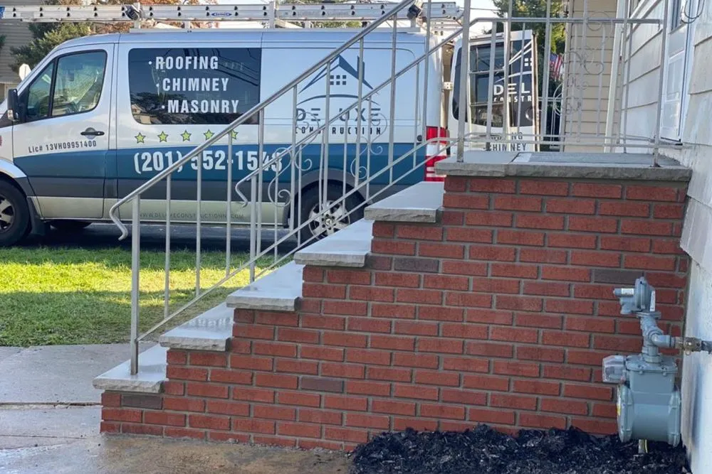 Slide of Deluxe Construction