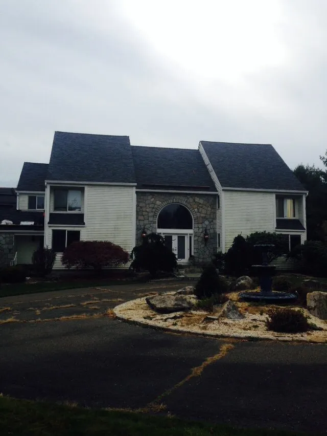 Slide of Demetrius Pettway Roofing