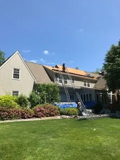 Slide of Demetrius Pettway Roofing