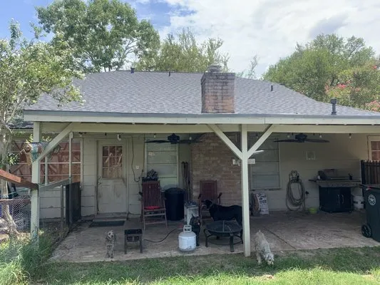 Dempsey Roofing & Contracting Logo