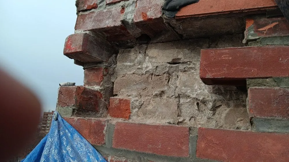 Slide of Den Construction