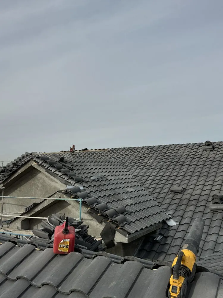 Slide of Denali Roofing