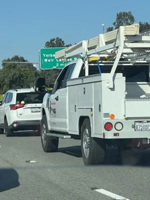 DePinho Roofing Logo