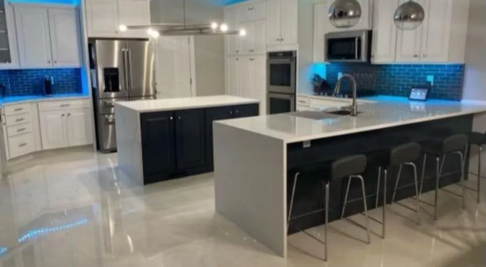 Slide of Der Friseur