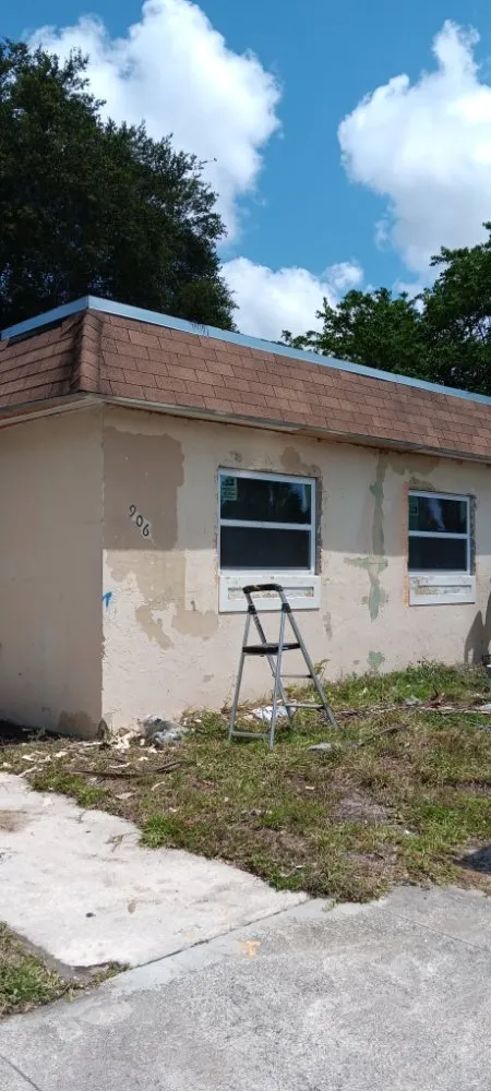 Slide of Deras Roofing & Remodelacio