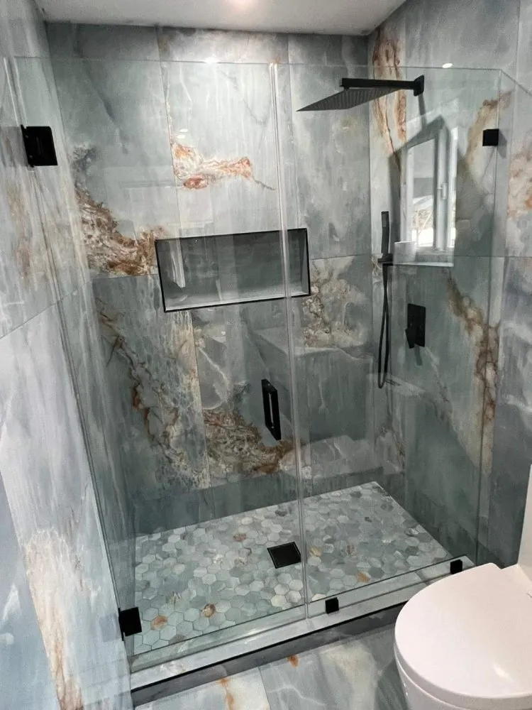 Slide of Deras Roofing & Remodelacio