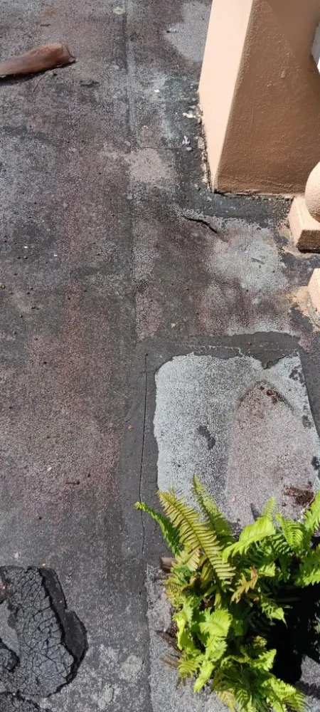 Slide of Deras Roofing & Remodelacio