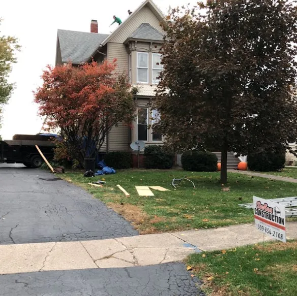 Slide of Dereu Construction