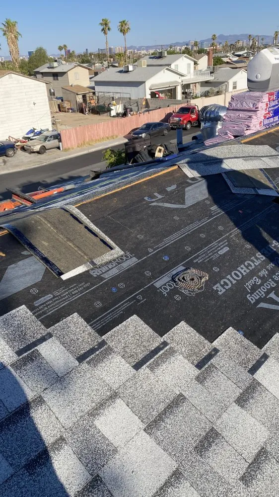 Slide of Derick Roofing and Landscaping