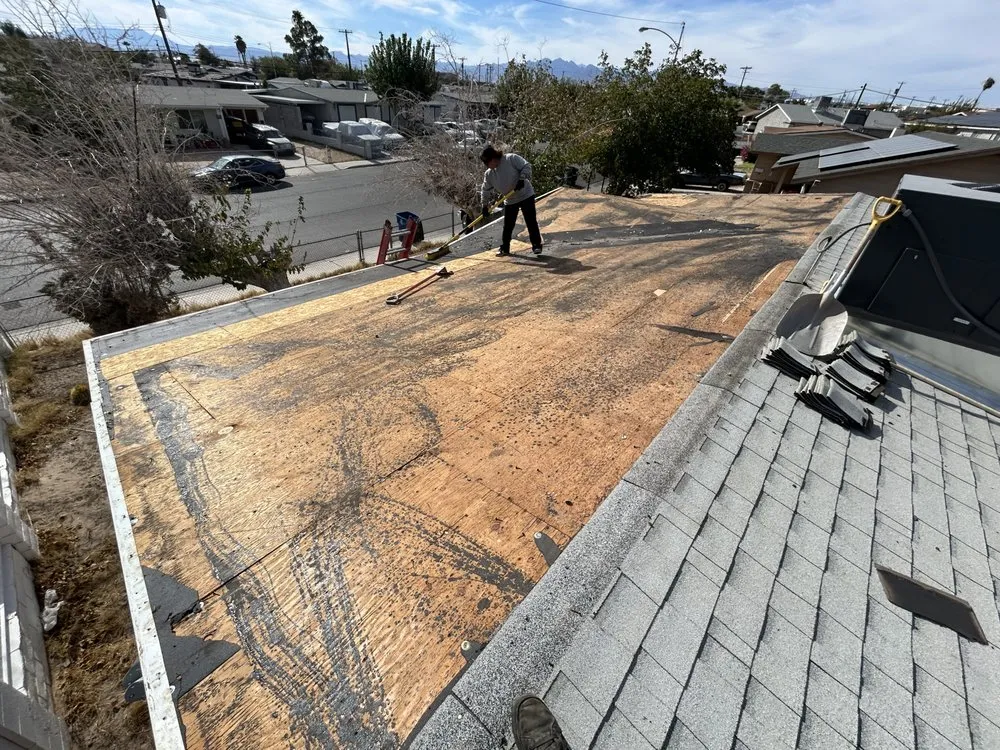 Slide of Derick Roofing and Landscaping