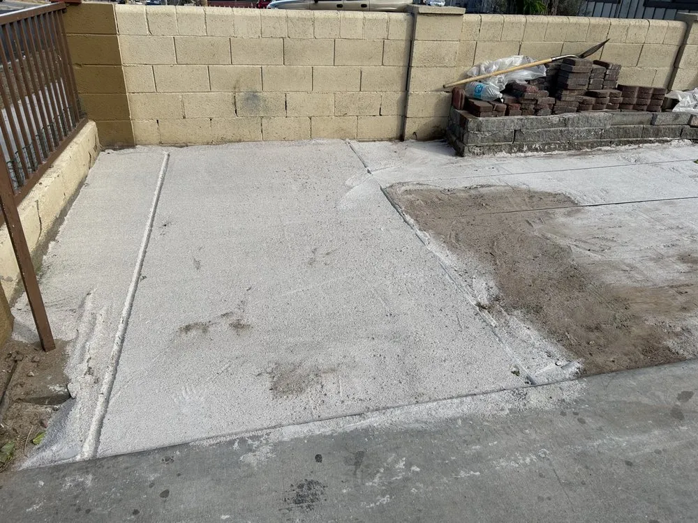 Slide of Derick Roofing and Landscaping