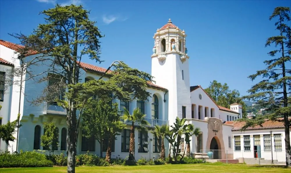 Slide of Derrick's Roofing