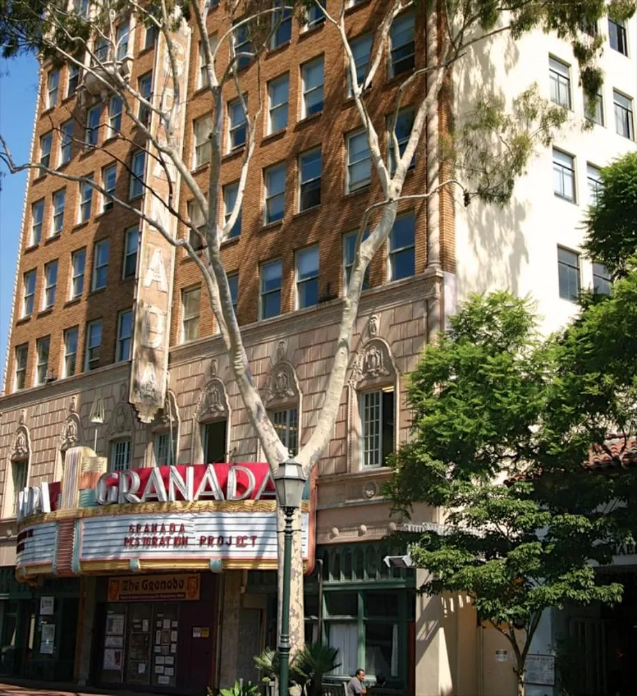 Slide of Derrick's Roofing