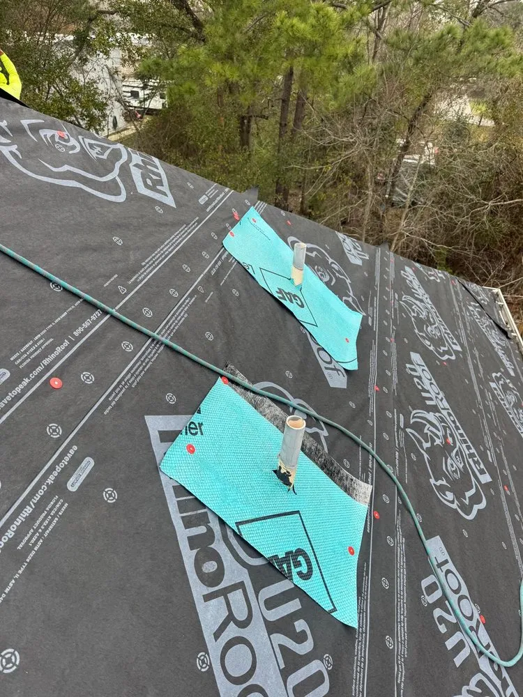 Slide of Derwin's Roofing