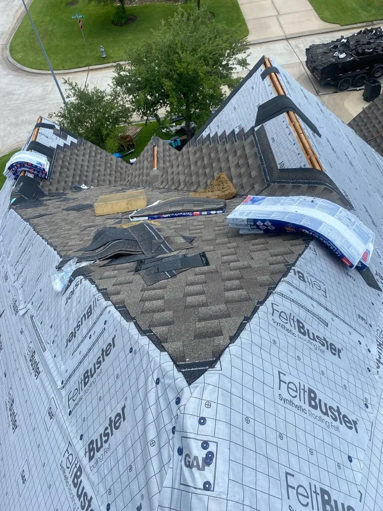 Slide of Derwin's Roofing