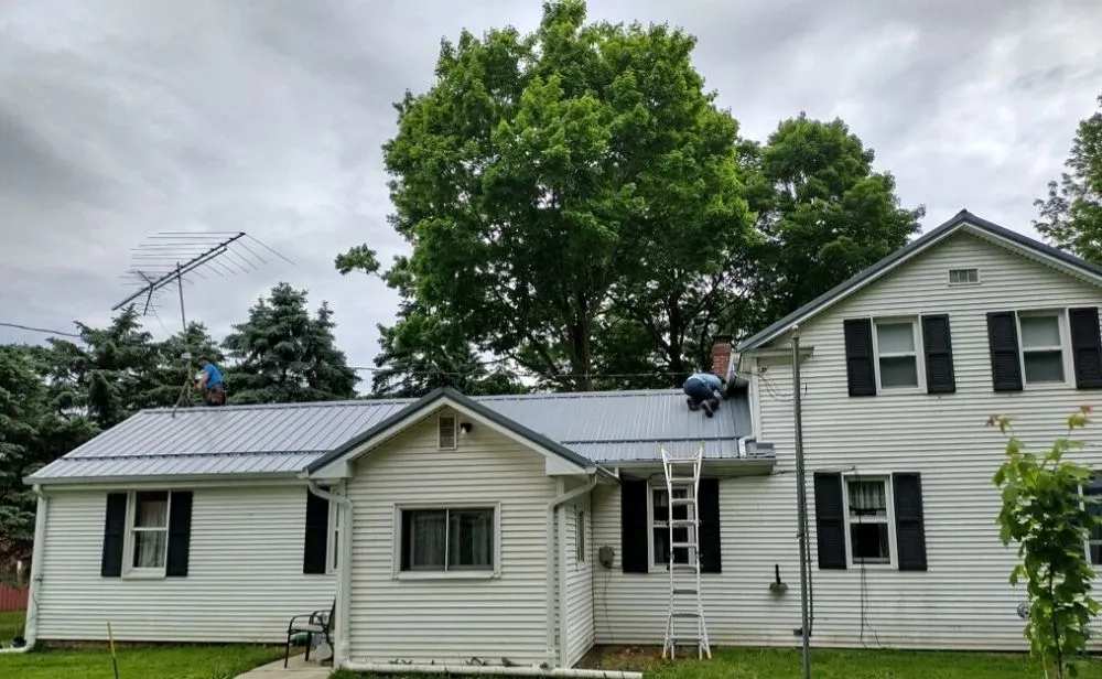 Trusted shingle roofing service in Mechanicstown, OH - Detweiler Roofing and Decking