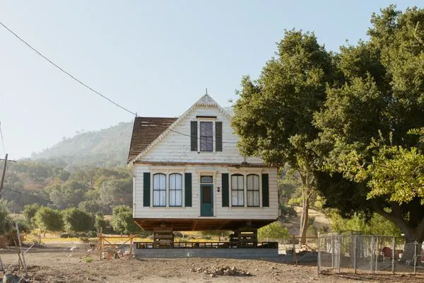 Devengenzo Company Logo