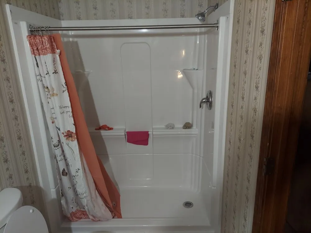 Slide of Devine Roofing & Construction