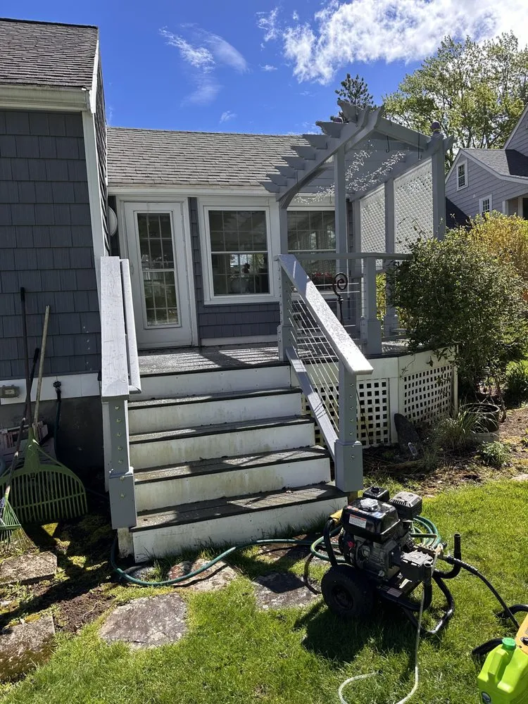 Slide of Deyvins Construction