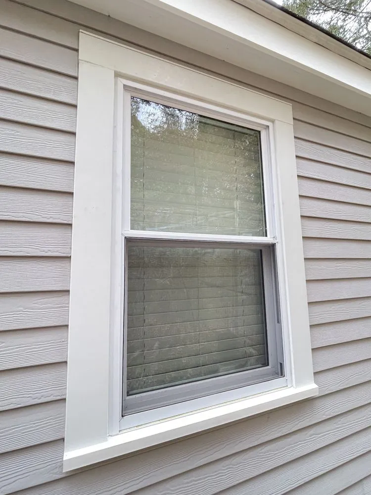 Slide of D&G Exteriors