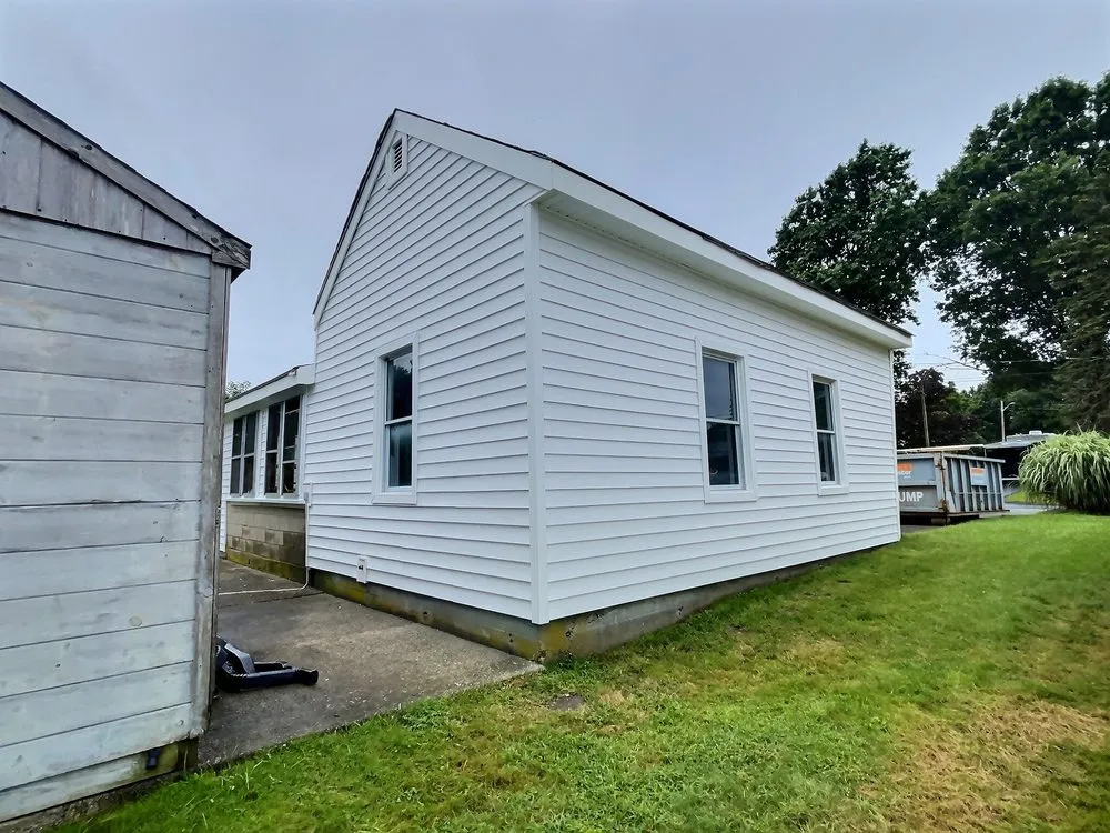 Slide of D&G Exteriors